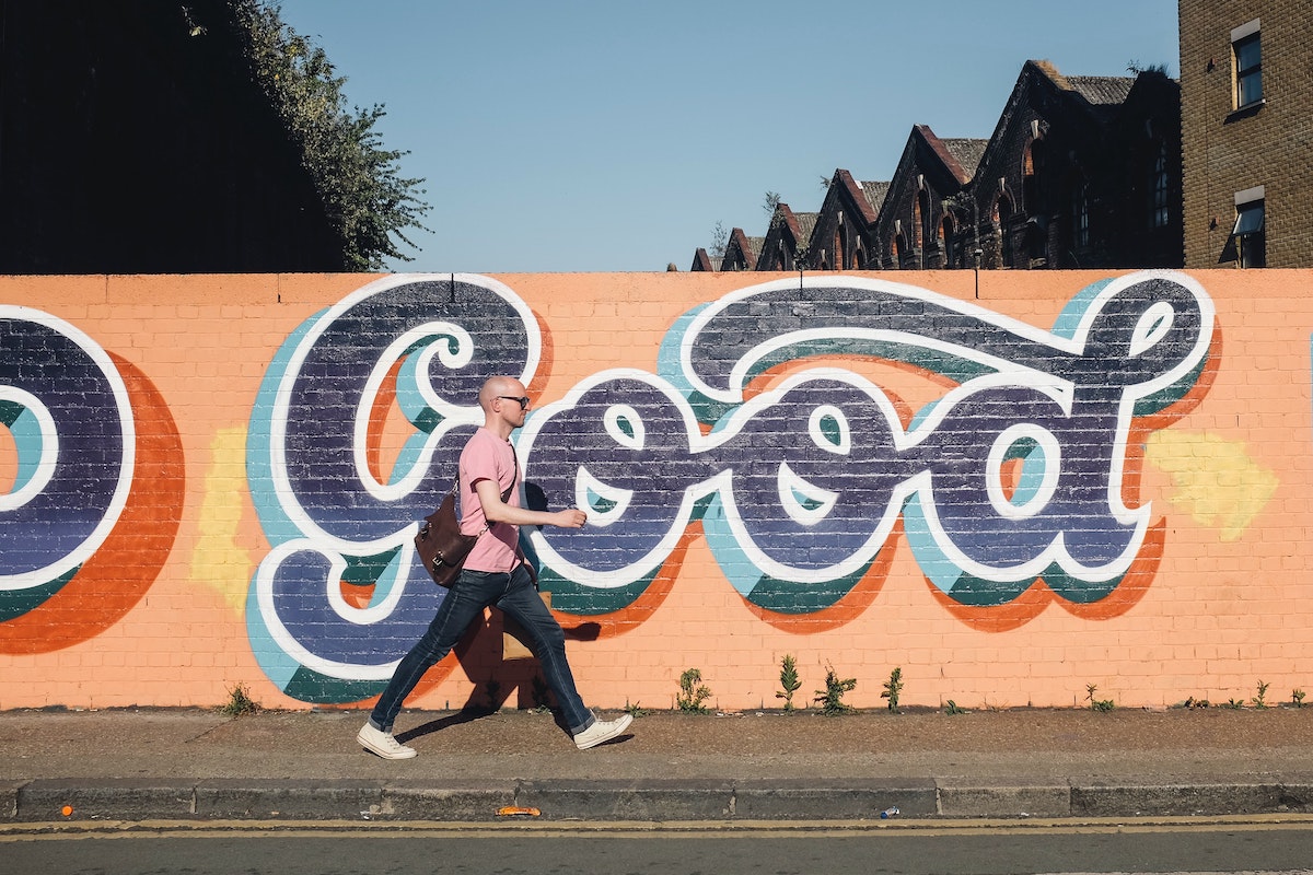 “Tell Me About Yourself” for Freshers: How To Impress Your Interviewer